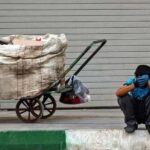 فقروتباهی همزاد استبداد است